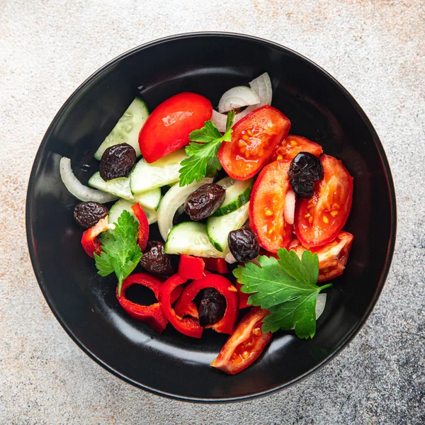 Fresh Vegetable Salad Tomato Cucumber Pepper Onion Black Olives Pitted — Photo