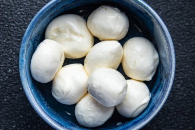 mozzarella mini küre masada sağlıklı yemek atıştırmalığı fotokopi alanı arka plan kırsal üst görünüm