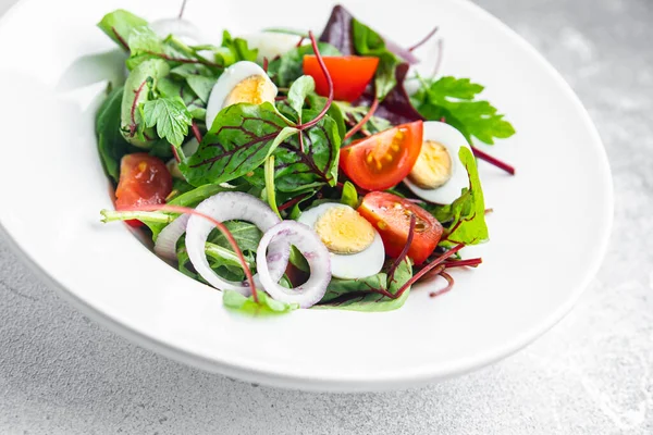 Salada Páscoa Codorniz Ovo Feriado Lanche Tomate Mistura Alface Deixa — Fotografia de Stock