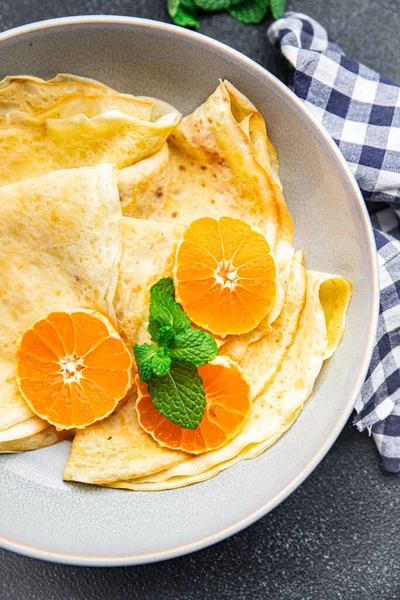 Crepes Tunn Pannkaka Citrus Shrovetide Semester Maslenitsa Söt Dessert Frukost — Stockfoto