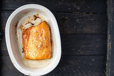 Kızarmış ızgara balık ızgara somon balığı taze diyet sağlıklı beslenme diyet aperatifi masada fotokopi uzay yemeği arka plan keto veya paleo diyet peskataryan