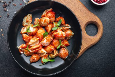 makarna sosu et yok konchiglie kabuğu sağlıklı yemek yemeği vejetaryen ya da vejetaryen atıştırmalığı masa üzerinde fotokopi alanı arka plan kırsal manzarası