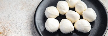 mozzarella mini taze diyet sağlıklı beslenme diyeti hala masada atıştırmalık.