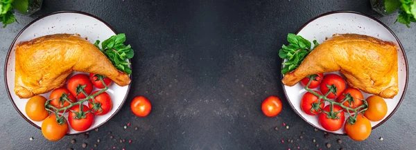 Carne Perna Frango Refeição Aves Capoeira Defumada Lanche Comida Mesa — Fotografia de Stock