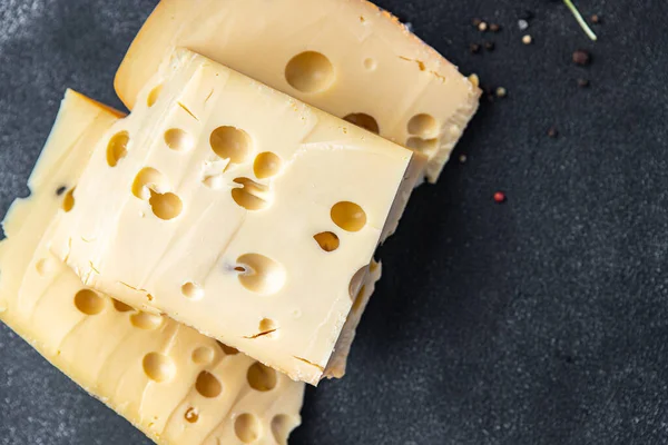 ハードチーズ新鮮な食事健康的な食事テーブルの上のスナックコピースペース食品背景素朴な — ストック写真