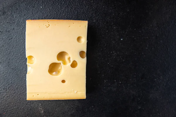Σκληρό Τυρί Φρέσκο Διαιτητικό Υγιεινό Γεύμα Σνακ Τροφίμων Στο Τραπέζι — Φωτογραφία Αρχείου