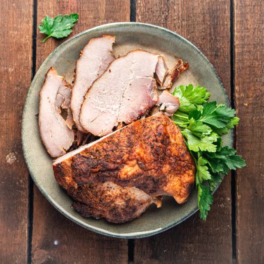 Domuz eti, jambon, taze et, sağlıklı yemek, diyet aperatifleri fotokopi masasında.