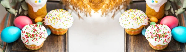 Πασχαλινή Τούρτα Γλυκό Κέρασμα Γλυκό Γλυκό Εορταστικό Επιδόρπιο Kulich Εορταστικό — Φωτογραφία Αρχείου