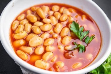 Fasulye sosu fasulye sağlıklı yemek taze porsiyon sağlıklı yemek diyet aperatifi masada fotokopi alanı gıda arka planında 