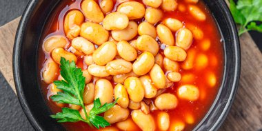 Fasulye sosu fasulye sağlıklı yemek taze porsiyon sağlıklı yemek diyet aperatifi masada fotokopi alanı gıda arka planında 