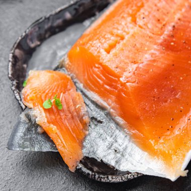 somon balığı. Hafif deniz ürünleri dilimlenmiş diyet. Yemek atıştırmalığı. 