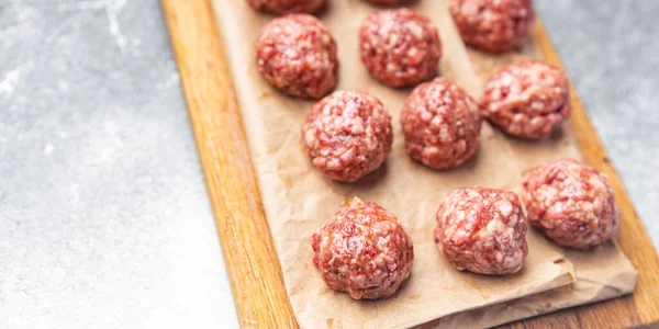 Köfte, çiğ et, domuz eti, köfte, hindi, kuzu eti, sağlıklı beslenme, atıştırmalıklar, fotokopi, uzay yemeği arka planı. 