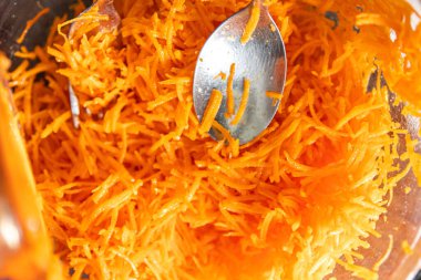 Havuç salatası rendelenmiş portakal taze sebze sağlıklı yemek diyet aperatifi fotokopi uzayı arka plan kırsal üst görüş keto veya paleo diyet vejetaryen veya vejetaryen gıda