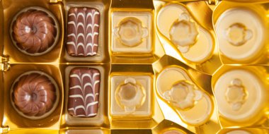 Çikolata ve çikolata. Belçika ya da İsviçre çikolatası. Sağlıklı yemek diyeti.