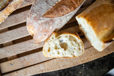 Ekmek Fransız ekmeği taze aperatif masada sağlıklı yemek fotokopi uzayı arka plan kırsal