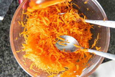 Havuç salatası ezilmiş meyve sağlıklı yemek diyet aperatifi fotokopi uzayı arka plan kırsal üst görüş keto veya paleo diyet vejetaryen veya vejetaryen gıda