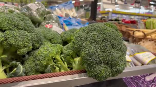 Brócoli Col Verde Maduro Fruta Contador Tienda Comida Saludable Dieta — Vídeos de Stock