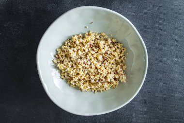 Quinoa bulgur lapası mısır gevreği taze sağlıklı yemek abur cubur diyeti masanın üzerinde fotokopi uzay yiyecekleri arka plan kırsal üst görüş keto veya paleo diyet vejetaryen veya vejetaryen gıda