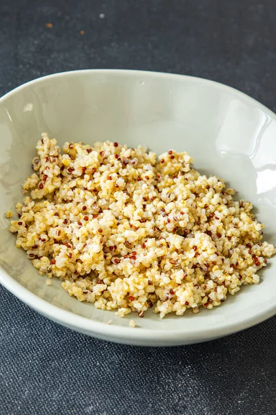 Quinoa Bulgur Terci Cereale Amestec Proaspăt Sănătos Alimente Gustare Dieta — Fotografie, imagine de stoc