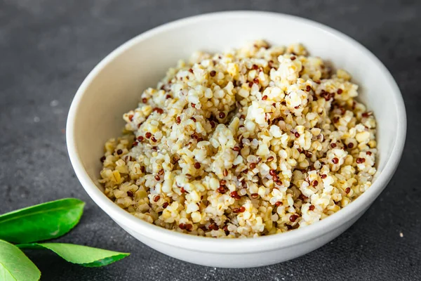 Quinoa Bulgur Terci Cereale Amestec Proaspăt Sănătos Alimente Gustare Dieta — Fotografie, imagine de stoc
