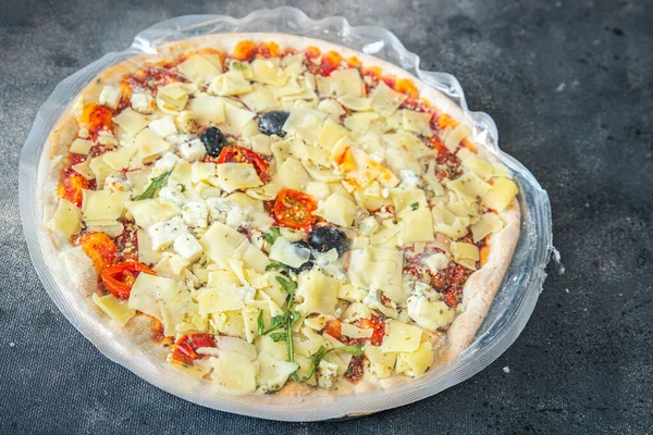 Mrożonej Pizzy Żywności Opakowania Trzymając Film Celofan Szybkie Rozmrażanie Świeże — Zdjęcie stockowe