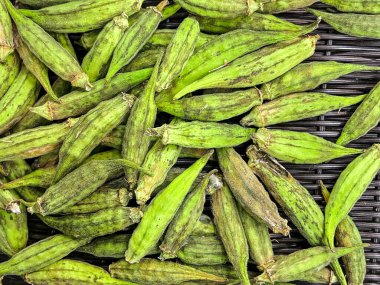 Bamya meyveli gombo vrac sağlıklı yemek atıştırmalıkları fotokopi uzay yiyecekleri arka plan kırsal vejetaryen ya da vejetaryen