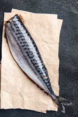 Taze uskumru balığı deniz ürünleri yemek diyet atıştırmalığı.