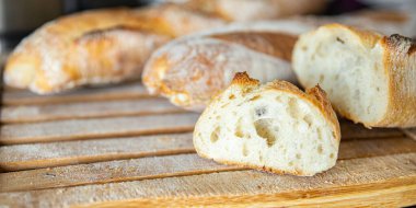 Ekmek ekmeği tohumu Fransız taze yemek aperatifi masanın üzerinde fotokopi alanı arka plan kırsal manzarası
