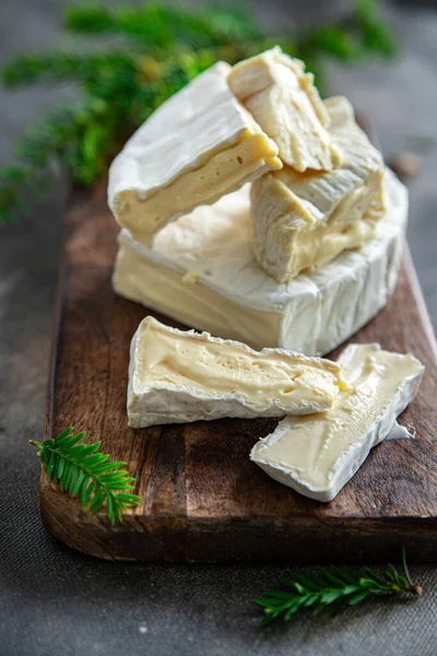 Sýr Bílá Plíseň Rozmanité Měkký Sýr Čerstvé Zdravé Jídlo Jídlo — Stock fotografie