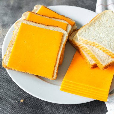 mimolette sandviç peynirli çedar kahvaltısı masada taze yemek atıştırmalığı fotokopi uzayı arka plan kırsal 