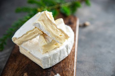 Camembert peyniri ve brie peyniri taze sağlıklı yemek atıştırmalığı diyeti fotokopi masasında yer alan yiyecek arka plan kırsal manzarası