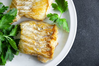 Morina balığı taze deniz mahsulleri ikinci tabak yemek atıştırmalığı fotokopi masasında arka plandaki uzay yiyecekleri kırsal manzarası 