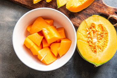 kavunlu karpuz Fransız meyvesi tatlı sulu tatlı tatlı mutfak taze sağlıklı yemek abur cubur diyeti masada fotokopi uzayı arka plan kırsal manzarası