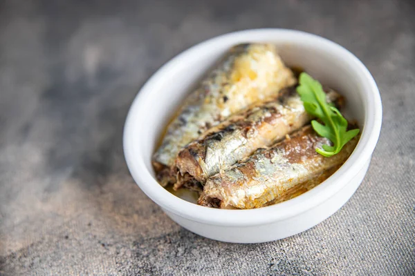 Σαρδέλα Ψάρια Κονσερβοποιημένα Θαλασσινά Φρέσκο Γεύμα Σνακ Διατροφή Στο Τραπέζι — Φωτογραφία Αρχείου