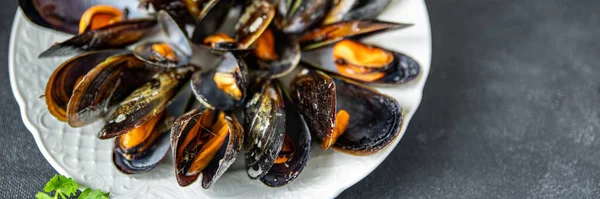 Fresh Mussels Shells Seafood Meal Table Copy Space Food Background — Foto Stock