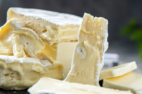 Coulommiers Charakteristika Camembert Sýr Brie Čerstvé Zdravé Jídlo Jídlo Svačinka — Stock fotografie