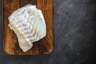 Morina balığı beyaz fileto taze yemek aperatifi masa üzerinde fotokopi uzay yiyecek arka plan kırsal üst görünüm 