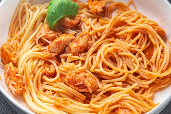 Macarrão Espaguete Molho Tomate Frango Refeição Saudável Fresca Comida Lanche — Fotografia de Stock