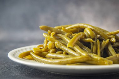yeşil fasulye haşlanmış taze sağlıklı yemek için hazır yemek diyeti masada fotokopi uzayı arka plan kırsal üst görünüm