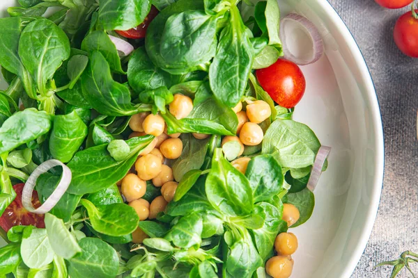 Salad Chickpeas Legumes Lettuce Mache Tomato Fresh Healthy Meal Food — 图库照片