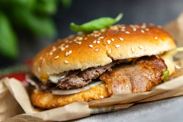 Hambúrguer Kebab Sanduíche Carne Fresco Saudável Refeição Comida Lanche Mesa — Fotografia de Stock