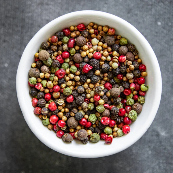 Especiarias Pimenta Vermelha Preta Verde Branca Pimenta Coentro Lanche Comida — Fotografia de Stock