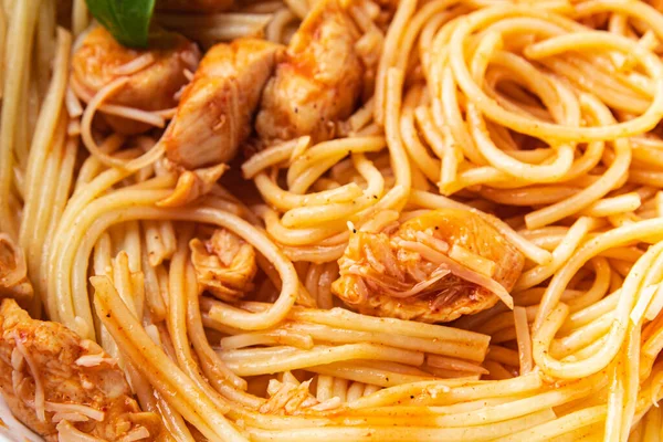 Макарони Спагеттітоматовий Соус Куряче Ясо Свіжа Здорова Їжа Закуска Дієта — стокове фото