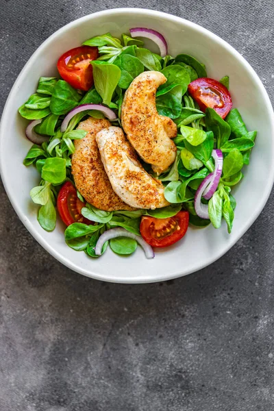 Chicken Salad Vegetable Green Lettuce Leaves Cuisine Fresh Healthy Meal — Stock Fotó