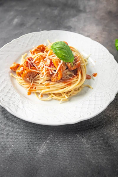 Macarrão Espaguete Molho Tomate Frango Carne Refeição Fresca Comida Lanche — Fotografia de Stock