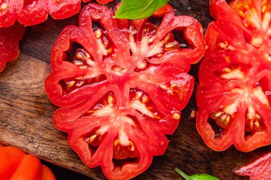 Domates kırmızı meyve sebze taze sağlıklı yemek atıştırmalığı masanın üzerinde fotokopi alanı yiyecek arka planı