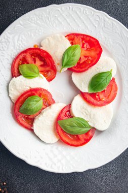 Caprese saladmozzarella fesleğen, fesleğen, taze, sağlıklı yemek, abur cubur.  