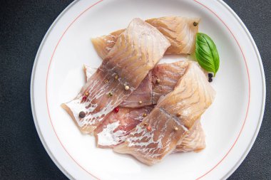 Balık, fileto çiğ deniz mahsulü taze sağlıklı yemek atıştırmalığı diyetini masanın üstünde fotokopi çekerek söyledi. 