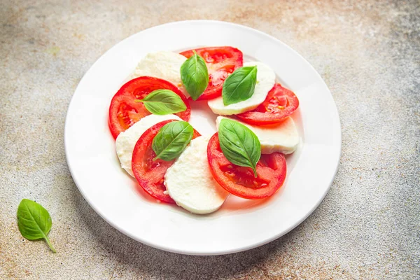 Caprese Saladmozzarella Albahaca Tomate Plato Fresco Comida Saludable Snack Mesa — Foto de Stock