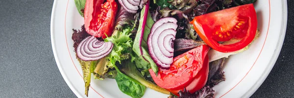 Salada Tomate Alface Prato Vegetal Fresco Refeição Saudável Comida Lanche — Fotografia de Stock